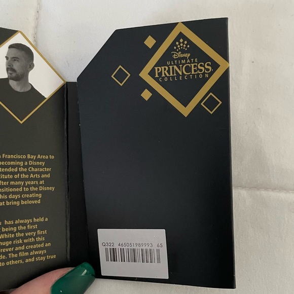 Disney Designer Collection Snow White Hinged Pin – Ultimate Princess Celebration - Picture 9 of 10